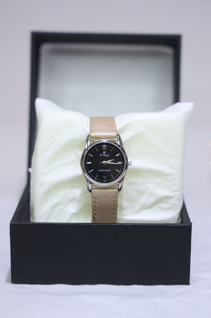 Premium Imported Classic Watch – Pure Aigner Leather Strap & Japanese Quartz Movement